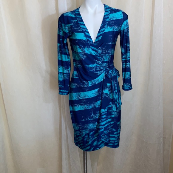 BCBGMaxAzria Dresses & Skirts - BCBG BLUE AND TURQUOISE DRESS